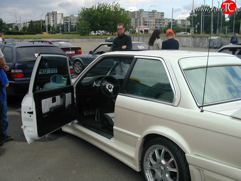 3 299 р. Пороги накладки Rieger BMW 3 серия E30 седан (1982-1991)  с доставкой в г. Калуга