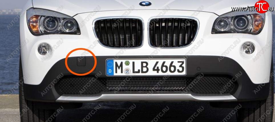 649 р. Заглушка в передний бампер SAT (под крюк, дорестайлинг)  BMW X1  E84 (2009-2015) (Неокрашенная)  с доставкой в г. Калуга