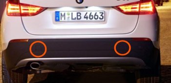 669 р. Левая заглушка в задний бампер SAT (под крюк)  BMW X1  E84 (2009-2015) (Неокрашенная)  с доставкой в г. Калуга. Увеличить фотографию 1