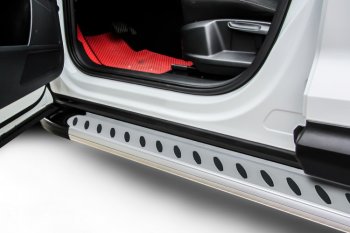 19 749 р. Пороги алюминиевые Slitkoff  Chevrolet Trailblazer  GM800 (2012-2016) (Prestige Silver)  с доставкой в г. Калуга. Увеличить фотографию 1