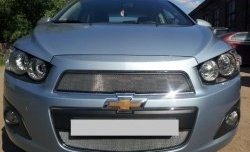 1 539 р. Сетка в решетку радиатора Russtal  Chevrolet Aveo  T300 (2011-2015) (хром)  с доставкой в г. Калуга. Увеличить фотографию 1