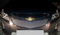 1 599 р. Сетка в решетку радиатора Russtal Chevrolet Cruze седан J300 (2012-2015) (хром)  с доставкой в г. Калуга. Увеличить фотографию 1