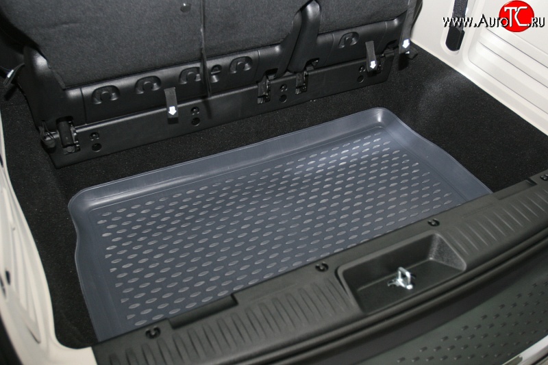 2 199 р. Коврик в багажник Element (полиуретан, короткая база)  Chrysler Grand Voyager (2008-2016)  с доставкой в г. Калуга