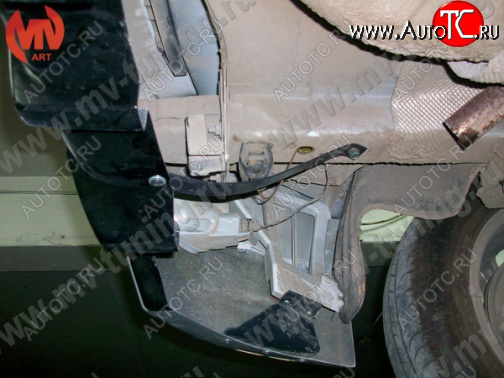 949 р. Кронштейн крепления задней юбки Sport Ford Focus 2 хэтчбэк 5 дв. дорестайлинг (2004-2008)  с доставкой в г. Калуга