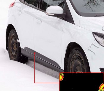 579 р. Молдинг двери задний правый RA Ford Focus 3 хэтчбэк рестайлинг (2014-2019) (Поверхность шагрень)  с доставкой в г. Калуга. Увеличить фотографию 1