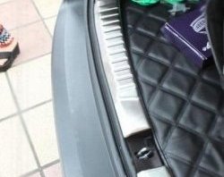 Металлический порожек в багажник автомобиля СТ Honda CR-V RM1,RM3,RM4 дорестайлинг (2012-2015)