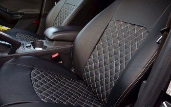 9 249 р. Чехлы для сидений Lord Autofashion Турин Ромб (экокожа)  Hyundai Solaris  1 седан (2010-2017) (Чёрный, вставка чёрная, строчка бежевая)  с доставкой в г. Калуга. Увеличить фотографию 3