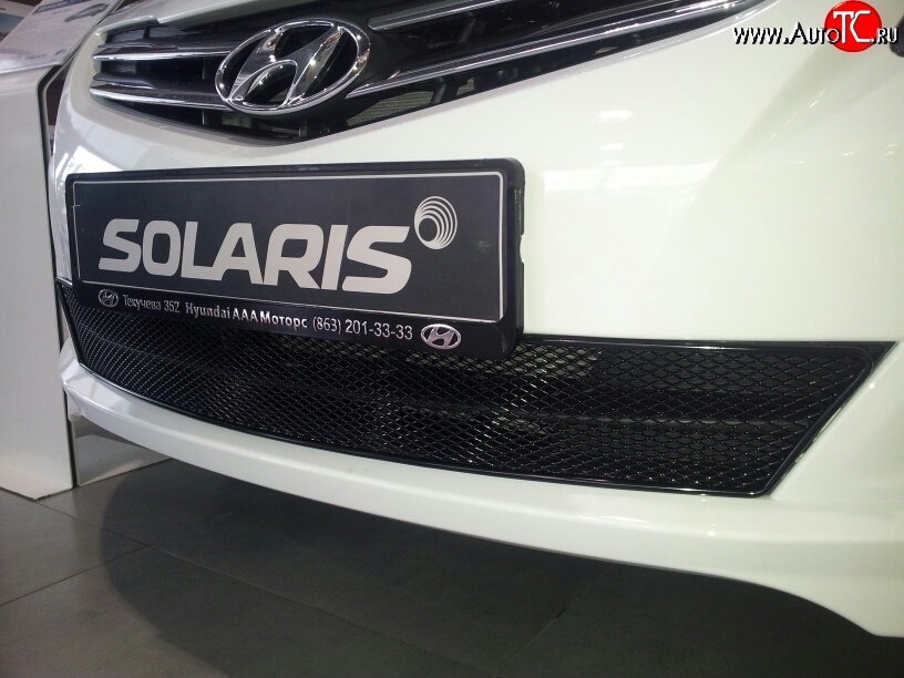 1 899 р. Сетка на бампер Novline  Hyundai Solaris  1 седан (2014-2017)  с доставкой в г. Калуга