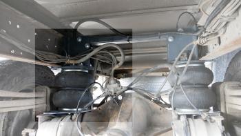 24 999 р. Комплект вспомогательной пневмоподвески на заднюю ось Aride (75e17) Iveco Daily фургон (2014-2019)  с доставкой в г. Калуга. Увеличить фотографию 3