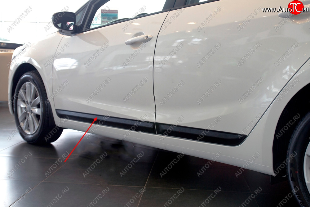 1 029 р. Молдинг двери RA (узкий, передний левый)  KIA Cerato  3 YD (2013-2019) (Поверхность шагрень)  с доставкой в г. Калуга