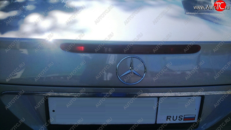 4 699 р. Стоп-сигнал в крышку багажника TYC Mercedes-Benz E-Class W211 дорестайлинг седан (2002-2006)  с доставкой в г. Калуга