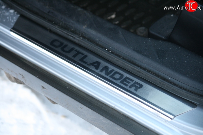 3 554 р. Комплект накладок на порожки автомобиля Novline Mitsubishi Outlander XL (CW)  дорестайлинг (2005-2009)  с доставкой в г. Калуга