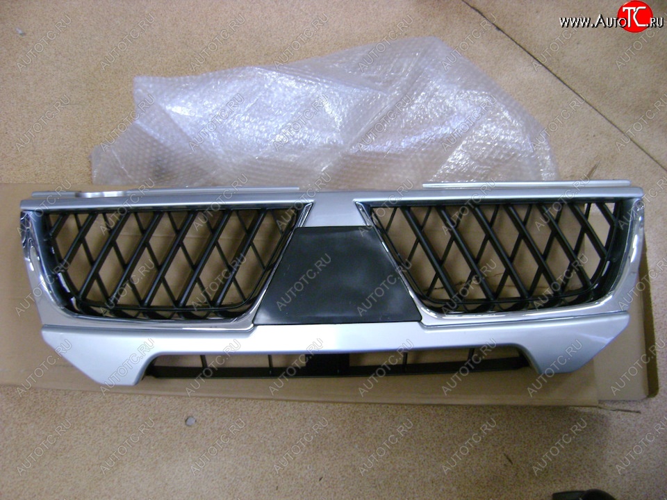8 399 р. Решётка радиатора SAILING Mitsubishi Pajero Sport 1 PA рестайлинг (2004-2008)  с доставкой в г. Калуга