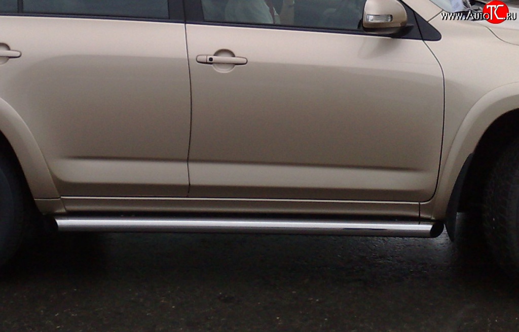18 799 р. Защита порогов Russtal из круглой трубы диаметром 76 мм  Toyota RAV4  XA30 (2003-2010) (Защита порогов с со скосами на торцах (вариант 1))  с доставкой в г. Калуга
