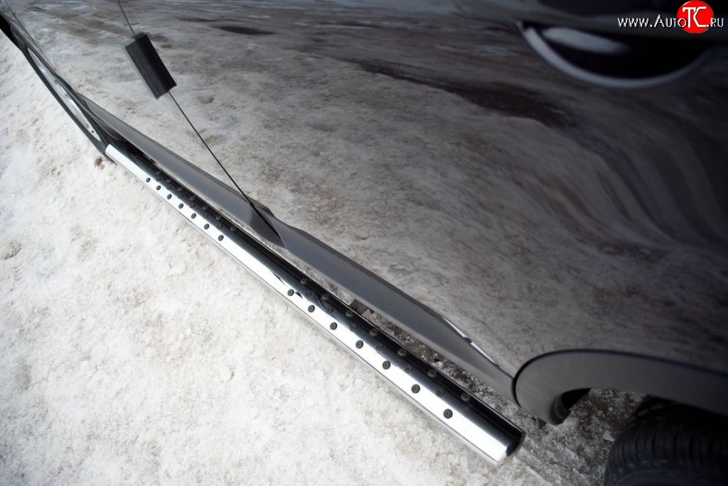 19 799 р. Защита порогов с круглыми вставками для ног из овальной трубы диаметром 75x42 мм Russtal Nissan Qashqai +2 1 J10 рестайлинг (2010-2014)  с доставкой в г. Калуга