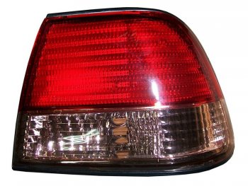 2 859 р. Правый фонарь (внешний/розовая полоса) SAT  Nissan Sunny  B15 (1998-2004)  с доставкой в г. Калуга. Увеличить фотографию 1