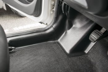 3 279 р. Накладки на ковролин пола Petroil Tuning Nissan Terrano D10 дорестайлинг (2013-2016)  с доставкой в г. Калуга. Увеличить фотографию 5