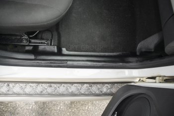 3 279 р. Накладки на ковролин пола Petroil Tuning Renault Duster HS рестайлинг (2015-2021)  с доставкой в г. Калуга. Увеличить фотографию 2