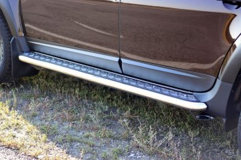 24 749 р. Порожки для ног из трубы Ø51 с алюминиевой площадкой Petroil Tuning Эстонец Nissan Terrano D10 дорестайлинг (2013-2016) (Нержавеющая полированная сталь)  с доставкой в г. Калуга. Увеличить фотографию 2