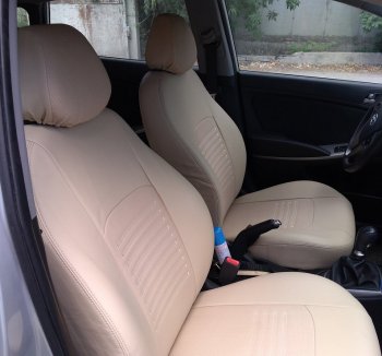 7 399 р. Чехлы для сидений Lord Autofashion Турин (экокожа)  Nissan Tiida  1 хэтчбэк (2004-2007) (Бежевый, вставка Бежевая)  с доставкой в г. Калуга. Увеличить фотографию 4