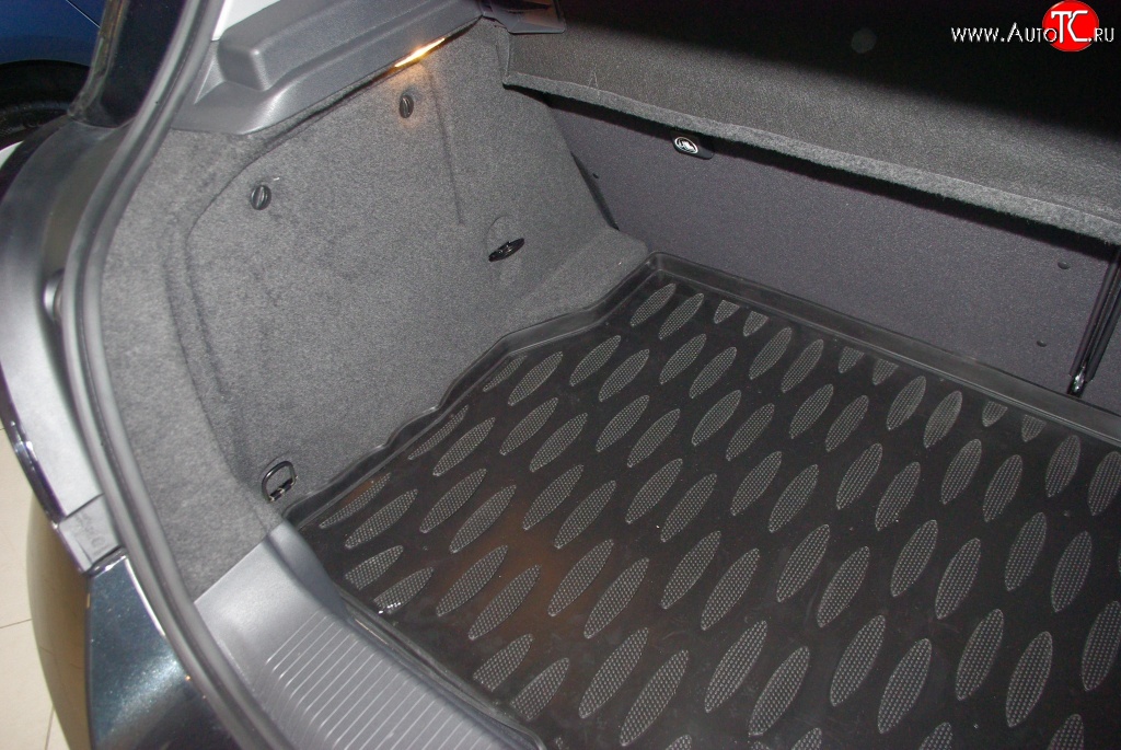 999 р. Коврик в багажник Family Aileron (полиуретан)  Opel Astra  H (2004-2007)  с доставкой в г. Калуга
