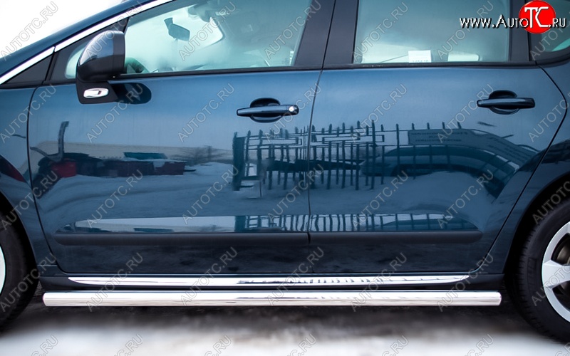 14 849 р. Защита порогов из круглой трубы диаметром 63 мм Russtal v3 Peugeot 3008 дорестайлинг (2009-2013)  с доставкой в г. Калуга