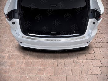 2 249 р. Защитная накладка заднего бампера на Russtal  Porsche Cayenne  PO536 (2018-2024) (Нержавейка шлифованная с надписью)  с доставкой в г. Калуга. Увеличить фотографию 1