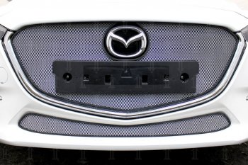 4 099 р. Защитная сетка в бампер (верх, ячейка 3х7 мм, с рамкой под номер) Alfeco Стандарт  Mazda 3/Axela  BM (2016-2019) (Хром)  с доставкой в г. Калуга. Увеличить фотографию 4