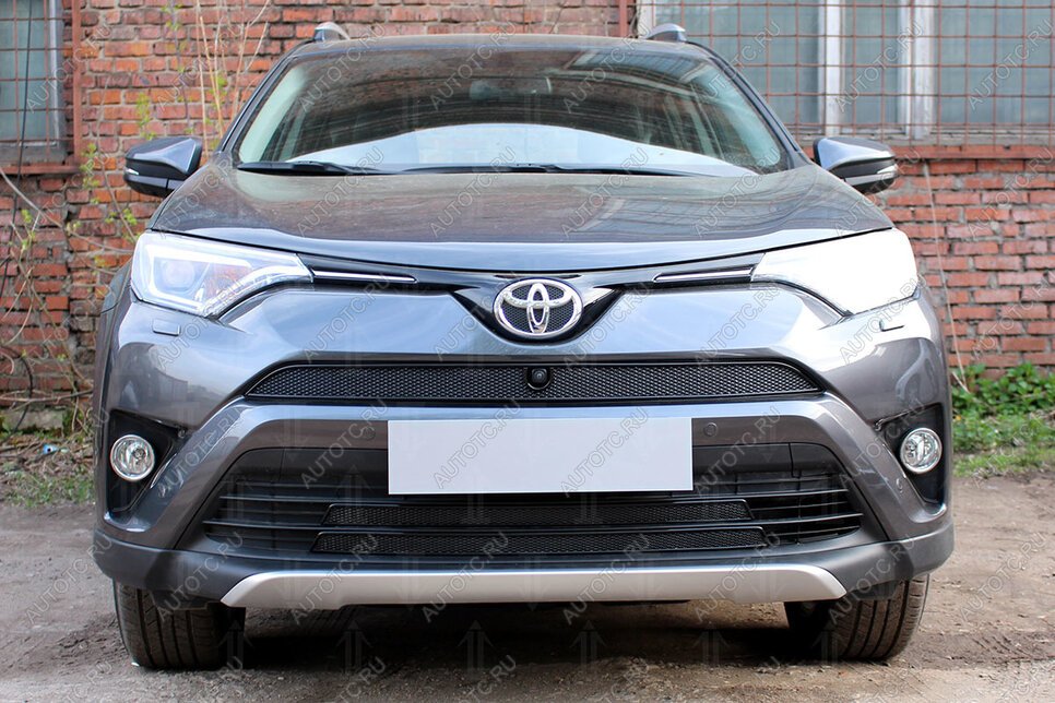 4 199 р. Защита радиатора (верх) (с камерой) Стрелка11 PREMIUM  Toyota RAV4  XA40 (2015-2019) 5 дв. рестайлинг (черная)  с доставкой в г. Калуга