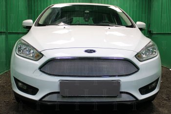 3 099 р. Защитная сетка в бампер (верх, ячейка 3х7 мм, кроме компл.Titanium) Alfeco Стандарт Ford Focus 3 седан рестайлинг (2014-2019) (Хром)  с доставкой в г. Калуга. Увеличить фотографию 1