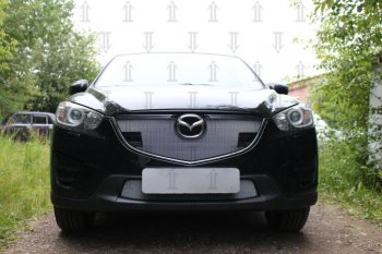 3 899 р. Защитная сетка в бампер (верх, с парктроником, ячейка 3х7 мм) Alfeco Стандарт  Mazda CX-5  KE (2015-2017) (Чёрная)  с доставкой в г. Калуга. Увеличить фотографию 3
