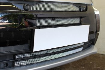 7 249 р. Защитная сетка в бампер (4 части, с парктроником, ячейка 3х7 мм) Alfeco Стандарт  Mitsubishi Outlander  GF (2015-2018) (Хром)  с доставкой в г. Калуга. Увеличить фотографию 3