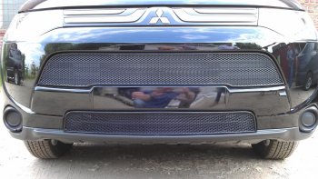 4 199 р. Защитная сетка в бампер (верх, ячейка 3х7 мм) Alfeco Стандарт  Mitsubishi Outlander  GF (2012-2014) (Чёрная)  с доставкой в г. Калуга. Увеличить фотографию 2