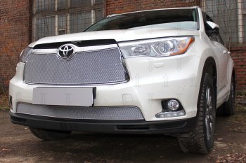 4 199 р. Защитная сетка в бампер (низ, ячейка 4х10 мм) Стрелка11 Премиум Toyota Highlander XU50 дорестайлинг (2013-2017) (Хром)  с доставкой в г. Калуга. Увеличить фотографию 3