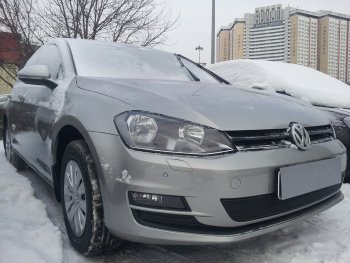 4 199 р. Защитная сетка в бампер (низ, ячейка 4х10 мм) Стрелка11 Премиум Volkswagen Golf 7 дорестайлинг, хэтчбэк 5 дв. (2012-2017) (Чёрная)  с доставкой в г. Калуга. Увеличить фотографию 2