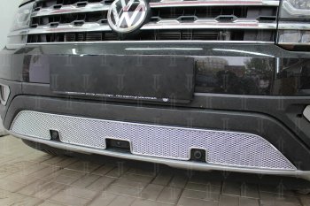 4 999 р. Защитная сетка в бампер (низ, с камерой и парктроником, ячейка 4х10 мм) Стрелка11 Премиум  Volkswagen Teramont  CA1 (2016-2020) (Хром)  с доставкой в г. Калуга. Увеличить фотографию 2
