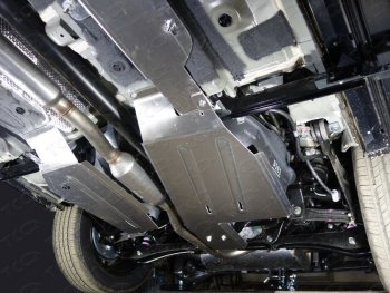 6 999 р. Защита бака (левая, V-2.0, V-2.4 4WD, V-3.0 4WD, алюминий) TCC Mitsubishi Outlander GF 1-ый рестайлинг (2014-2016)  с доставкой в г. Калуга. Увеличить фотографию 1