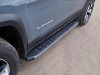 Пороги алюминиевые с пластиковой накладкой, ТСС Тюнинг Jeep (Джип) Cherokee (Чироки)  Trailhawk (2014-2024) Trailhawk