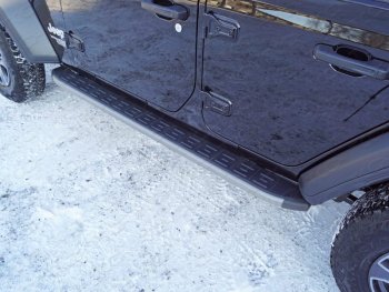 21 349 р. Пороги алюминиевые с пластиковой накладкой ТСС Тюнинг  Jeep Wrangler  JL (2018-2024) (карбон серые)  с доставкой в г. Калуга. Увеличить фотографию 1