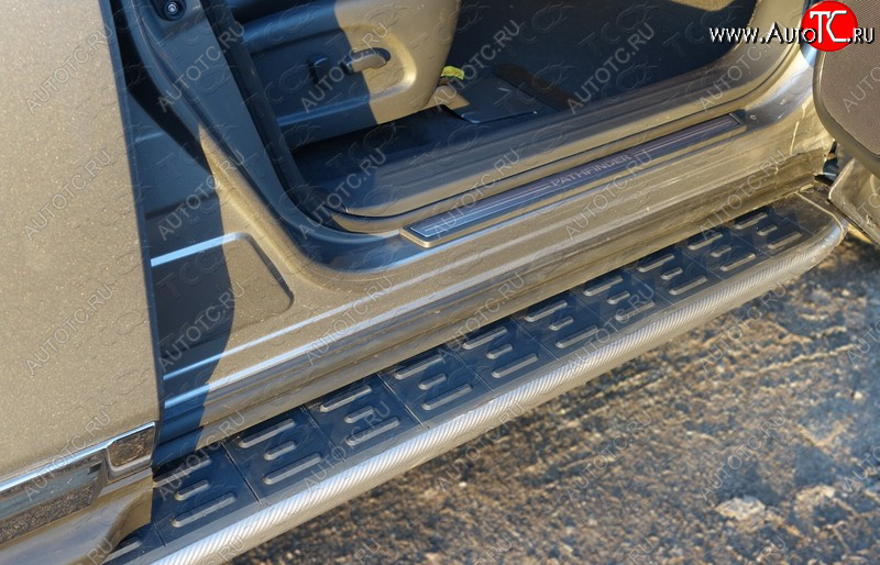 19 999 р. Пороги алюминиевые с пластиковой накладкой ТСС Тюнинг  Nissan Pathfinder  R52 (2012-2017) (серые)  с доставкой в г. Калуга