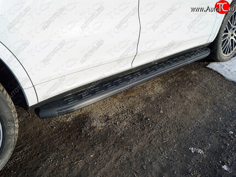 21 349 р. Пороги алюминиевые с пластиковой накладкой ТСС Тюнинг  Porsche Cayenne  PO536 (2018-2024) (карбон черные)  с доставкой в г. Калуга