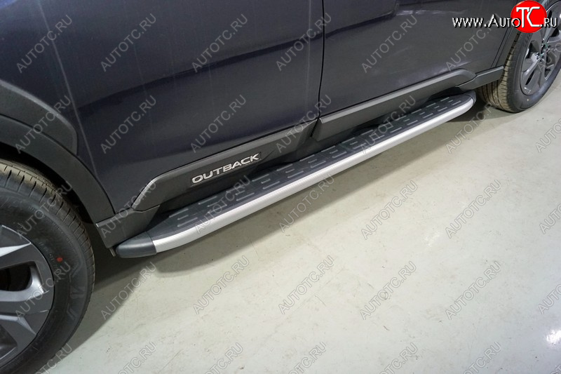 21 349 р. Пороги алюминиевые с пластиковой накладкой, ТСС Тюнинг  Subaru Outback  BT (2019-2024) (карбон серебро)  с доставкой в г. Калуга