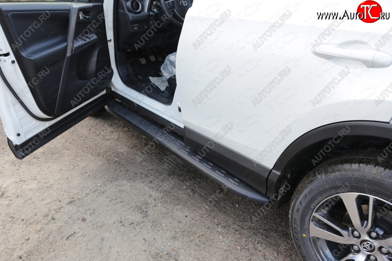 21 349 р. Пороги алюминиевые с пластиковой накладкой ТСС Тюнинг  Toyota RAV4  XA40 (2015-2019) (карбон черные)  с доставкой в г. Калуга
