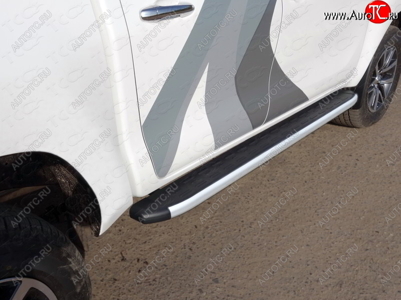19 999 р. Пороги алюминиевые с пластиковой накладкой ТСС Тюнинг  Toyota Hilux  AN120 (2020-2024) (серые)  с доставкой в г. Калуга