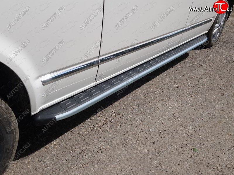 32 999 р. Пороги алюминиевые с пластиковой накладкой, ТСС Тюнинг  Volkswagen Caravelle  T6 (2015-2019) (карбон серые)  с доставкой в г. Калуга
