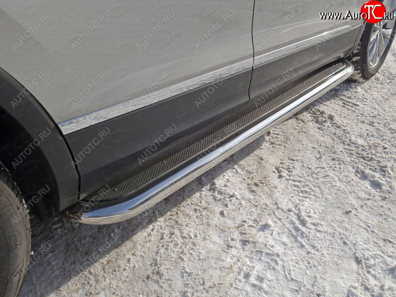 42 699 р. Пороги с площадкой 60,3 мм ТСС Тюнинг  Volkswagen Tiguan  Mk2 (2016-2020) (нержавейка)  с доставкой в г. Калуга