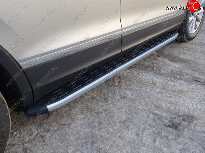 21 349 р. Пороги алюминиевые с пластиковой накладкой, ТСС Тюнинг  Volkswagen Tiguan  Mk2 (2016-2020) ( карбон серебро)  с доставкой в г. Калуга