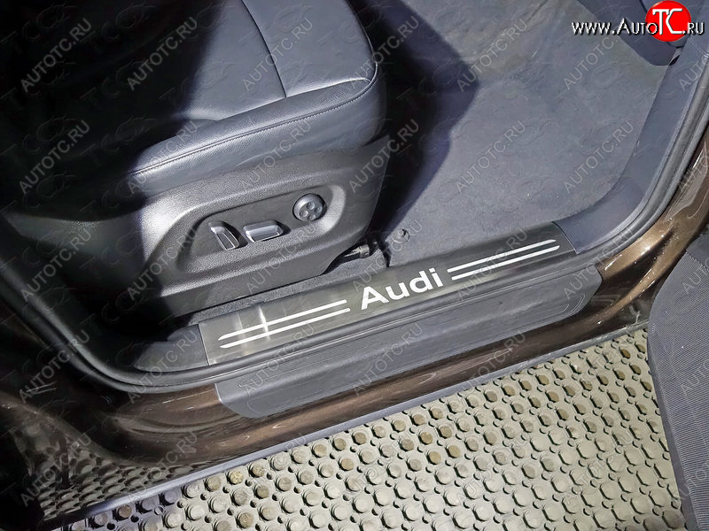 8 199 р. Накладки на пластиковые порожки салона (нержавейка, 4 шт.) ТСС Тюнинг  Audi Q5  8R (2008-2017) (лист шлифованный надпись AUDI)  с доставкой в г. Калуга