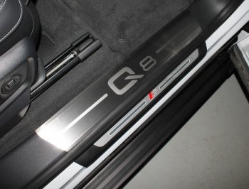 9 249 р. Накладки на пороги (4 шт) ТСС Тюнинг  Audi Q8  4MN (2018-2024) (лист шлифованный, надпись Q8 )  с доставкой в г. Калуга. Увеличить фотографию 1