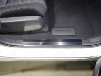 1 869 р. Накладки на пластиковые пороги, ТСС Тюнинг  Honda CR-V  RW,RT (2016-2020) (лист шлифованный)  с доставкой в г. Калуга. Увеличить фотографию 1